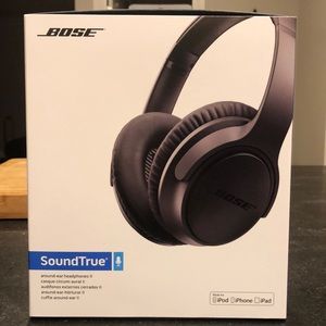 Bose soundtrue around ear headphones
